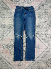 Load image into Gallery viewer, Original Gap Distressed Jeans (29x33)