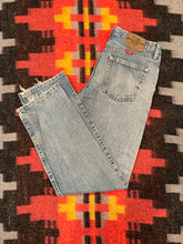 Load image into Gallery viewer, Vintage 2000s Wrangler Lightwash Jeans (30x30)