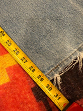 Load image into Gallery viewer, Vintage 2000s Wrangler Lightwash Jeans (30x30)