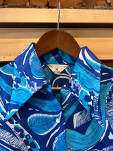 Load image into Gallery viewer, True Vintage 70s Blue Floral Button Up Shirt (WM)