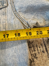 Load image into Gallery viewer, Vintage Guess Jeans Cropped Jean Jacket (WS)