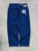 Load image into Gallery viewer, Y2K Balla NYC Baggy Jeans (36x31.5)