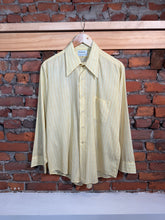Load image into Gallery viewer, Vintage 80s Van Heusen Yellow Striped Collared Shirt(M)