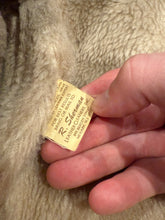 Load image into Gallery viewer, True Vintage 70s Genuine Leather Sherpa Lined Leather Jacket (40 M)
