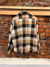 Load image into Gallery viewer, Vintage Sutton Flannel Shirt (M)