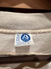 Load image into Gallery viewer, True Vintage Walter Reed Army Medical Center Shirt (M)