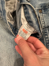 Load image into Gallery viewer, Vintage 2000s Wrangler Lightwash Jeans (30x30)