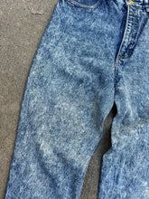 Load image into Gallery viewer, Vintage Women’s Acid Wash Guess Jeans (28x27)