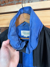 Load image into Gallery viewer, Vintage St Johns Bay Black and Blue Jacket (M)