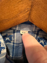 Load image into Gallery viewer, Vintage 90s Blue Western Star Shirt (M)