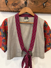 Load image into Gallery viewer, Vintage Women’s Quilted Front Tie Shirt (WM)