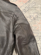 Load image into Gallery viewer, True Vintage 70s Genuine Leather Sherpa Lined Leather Jacket (40 M)