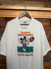 Load image into Gallery viewer, Vintage 1994 Disneyland Pigskin Classic OSU Vs Fresno Football Game Tee (2XL)