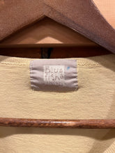 Load image into Gallery viewer, Vintage Floral Wrap Around Print Tee (WXL)