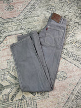 Load image into Gallery viewer, Vintage 90s Grey Levi’s 505 Jeans  (30x33)
