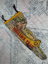 Load image into Gallery viewer, Vintage 50s/60s Mohawk Trail Canoe Pennant (23inch)
