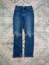 Load image into Gallery viewer, Original Gap Distressed Jeans (29x33)
