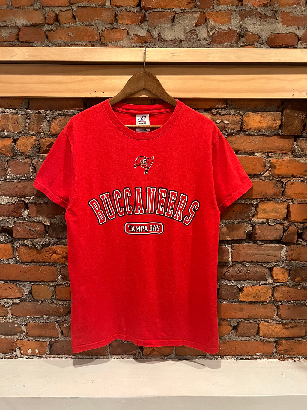 Vintage Tampa Bay Buccaneers Logo Athletics Tee (M)