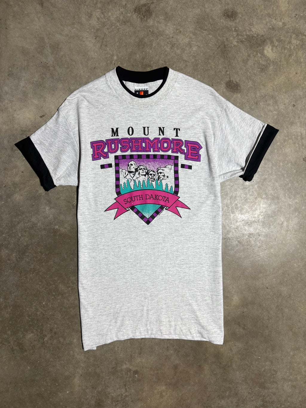 Vintage 90s Mount Rushmore Double Sleeve T-Shirt (S/M)