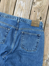 Load image into Gallery viewer, Vintage Calvin Klein Womens Blue Jeans (10, 33x31)
