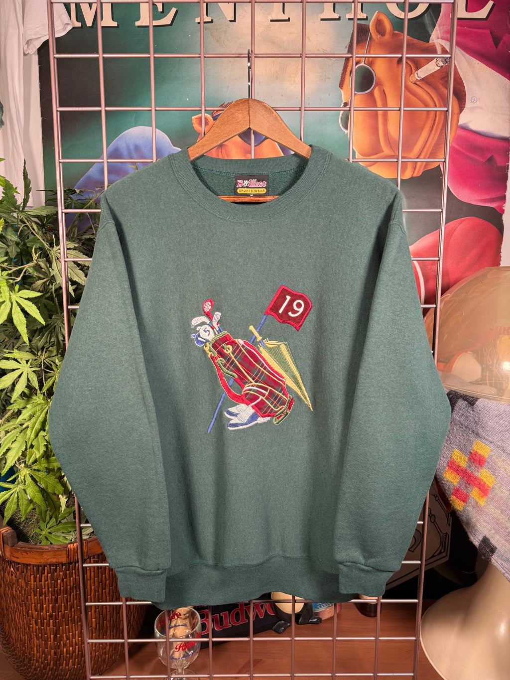 Vintage Embroidered Golf Bag Sweatshirt (M)