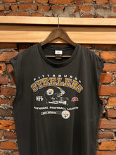 Load image into Gallery viewer, 2000s Pittsburgh Steelers Cutoff Tee (XL)
