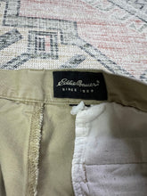 Load image into Gallery viewer, Vintage Eddie Bauer Tan Cargo Pants (34x32)
