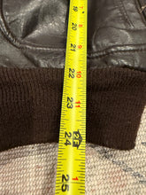 Load image into Gallery viewer, True Vintage 70s Genuine Leather Sherpa Lined Leather Jacket (40 M)
