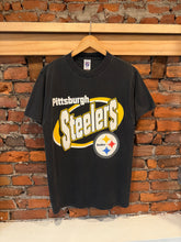 Load image into Gallery viewer, Vintage 90s Pittsburgh Steelers Tee (M)
