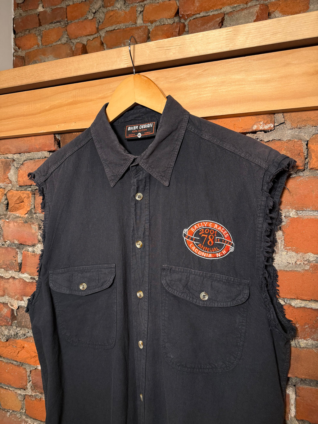 Vintage 2001 Laconia Bike Week Cutoff Button Down Shirt (XL)