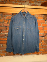 Load image into Gallery viewer, Vintage Plains Pearl Snap Denim Shirt (M)
