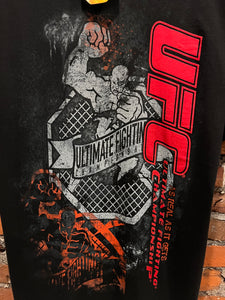 2000s UFC Big Print Shirt (L)