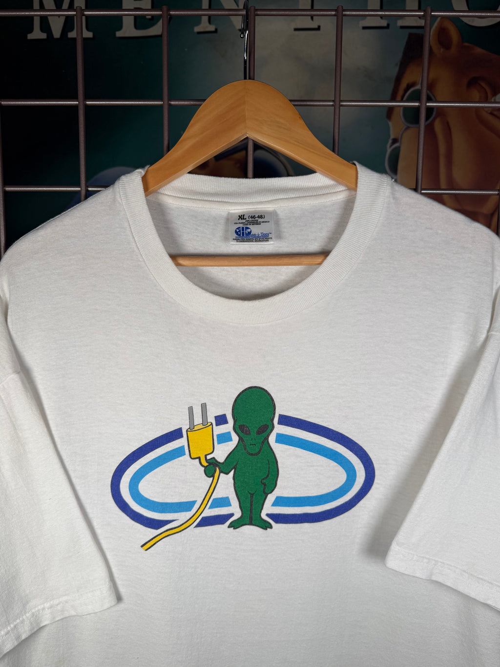 Vintage 90s Alien Plug T-Shirt (XL)