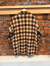 Load image into Gallery viewer, Vintage Woolrich Brown Flannel Shirt (L)
