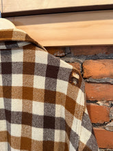 Load image into Gallery viewer, Vintage Woolrich Brown Flannel Shirt (L)
