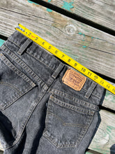 Load image into Gallery viewer, Vintage 80s Levi’s Student Jeans (28x36)
