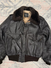 Load image into Gallery viewer, True Vintage 70s Genuine Leather Sherpa Lined Leather Jacket (40 M)
