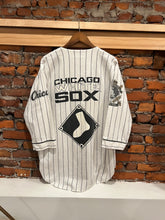 Load image into Gallery viewer, Vintage 90s Chicago White Sox Sleep Shirt (One Size)
