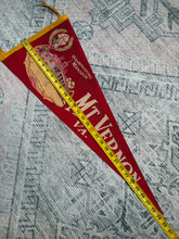 Load image into Gallery viewer, Vintage 50s/60s Washington’s Mansion Mt Vernon Pennant (29inch)
