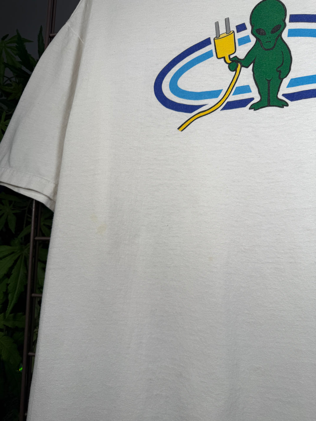Vintage 90s Alien Plug T-Shirt (XL)