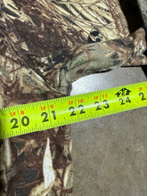 Load image into Gallery viewer, Mossy Oak Camo Longsleeve (M)
