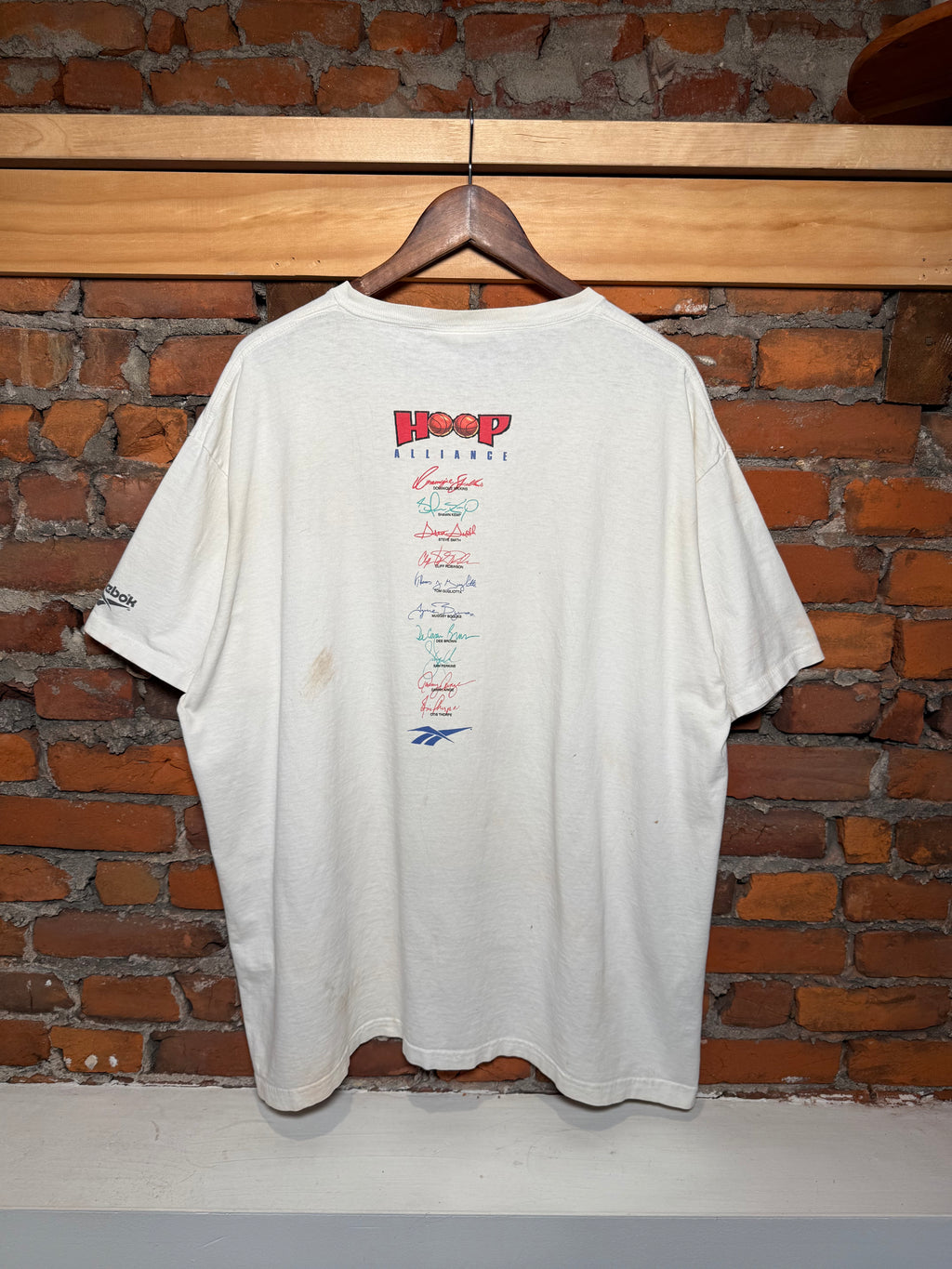 Vintage 90s Distressed Hoop Alliance Reebok T-Shirt (2XL)
