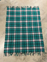 Load image into Gallery viewer, Vintage Pendleton 100% Virgin Wool Blanket (51x75inch)
