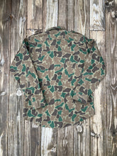 Load image into Gallery viewer, Vintage Woolrich Camo Button Up Shirt (XL)
