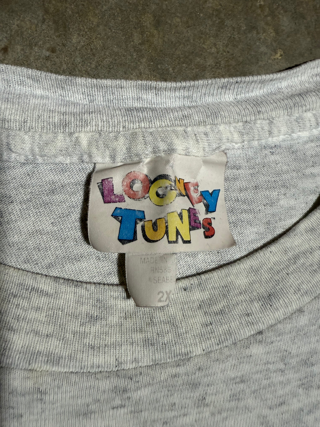 Vintage 1994 Looney Tunes Slumber Party Cropped Shirt (Cropped XXL)