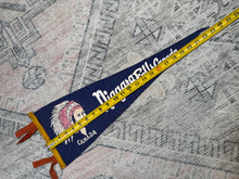 Load image into Gallery viewer, Vintage 50s/60s Niagara Falls Canada Pennant (23inch)
