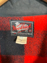 Load image into Gallery viewer, True Vintage Woolrich Buffalo Plaid Flannel Jacket (XL)
