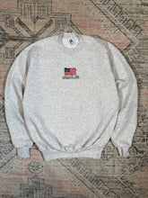 Load image into Gallery viewer, Vintage 2000 Ski Snowshoe Crewneck(M)
