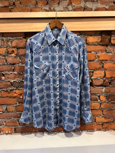 Load image into Gallery viewer, Vintage 90s Blue Western Star Shirt (M)
