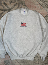 Load image into Gallery viewer, Vintage 2000 Ski Snowshoe Crewneck(M)
